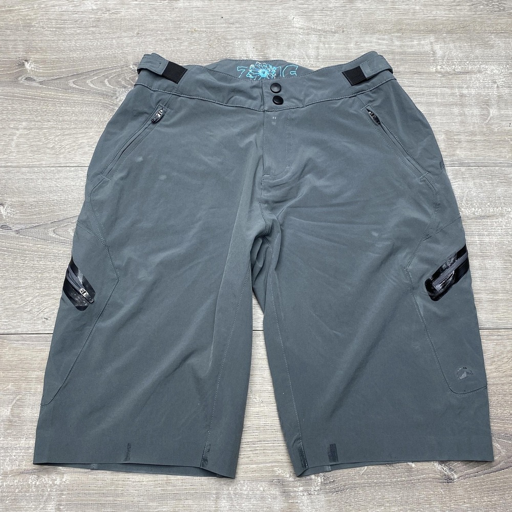 Zoic Shorts Mens M Gray Biker Microfiber Adjustable Waist 11 Inseam Pockets
